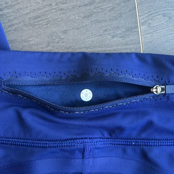 Lululemon Blue On Track Crop Leggings 19" Hero Blue Women size 8 - Picture 16 of 16
